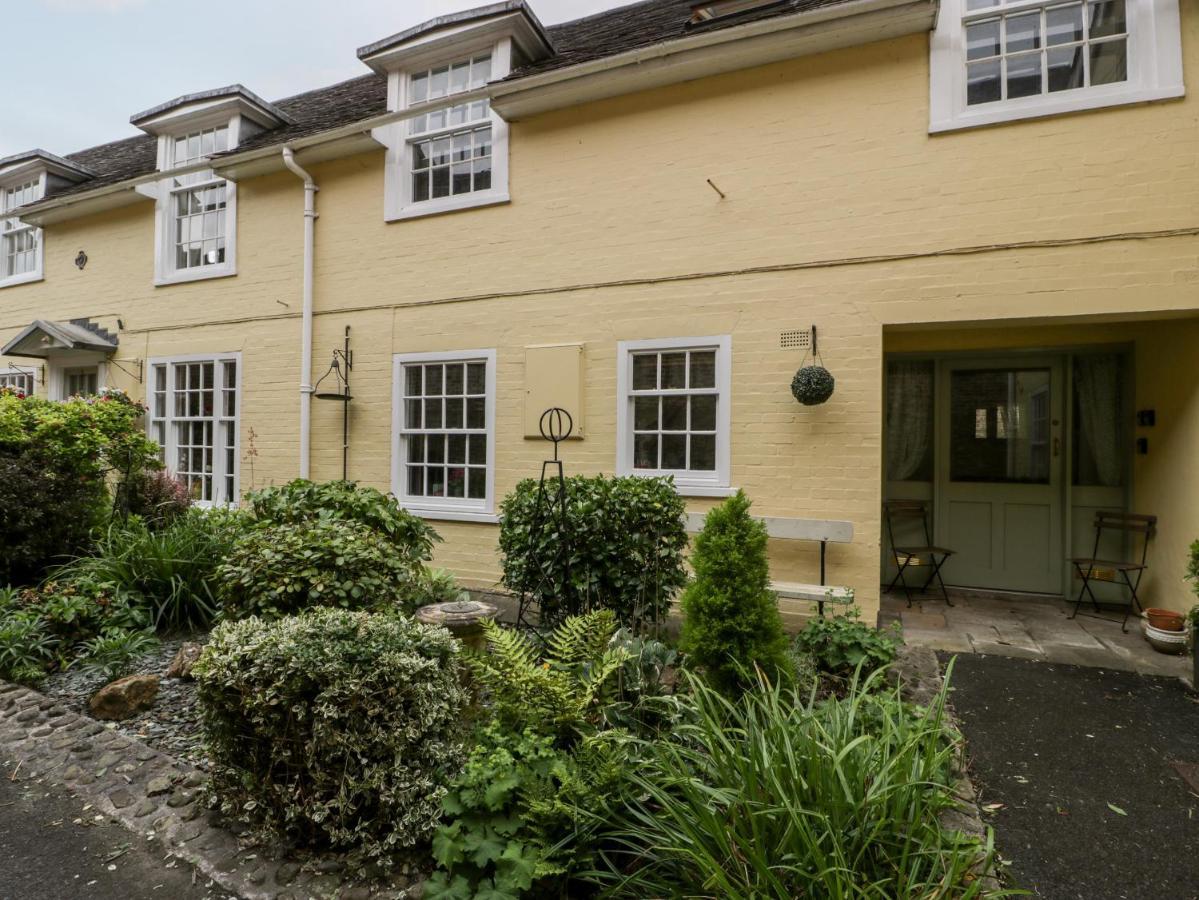138d Old Star & Garter Mews Holiday home *