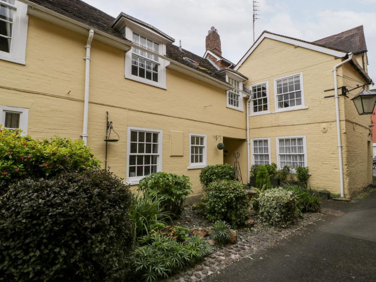 138d Old Star & Garter Mews *